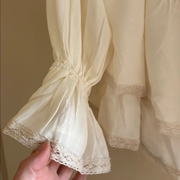 FREE PEOPLE BLOUSE✨ - Picture 4 of 8